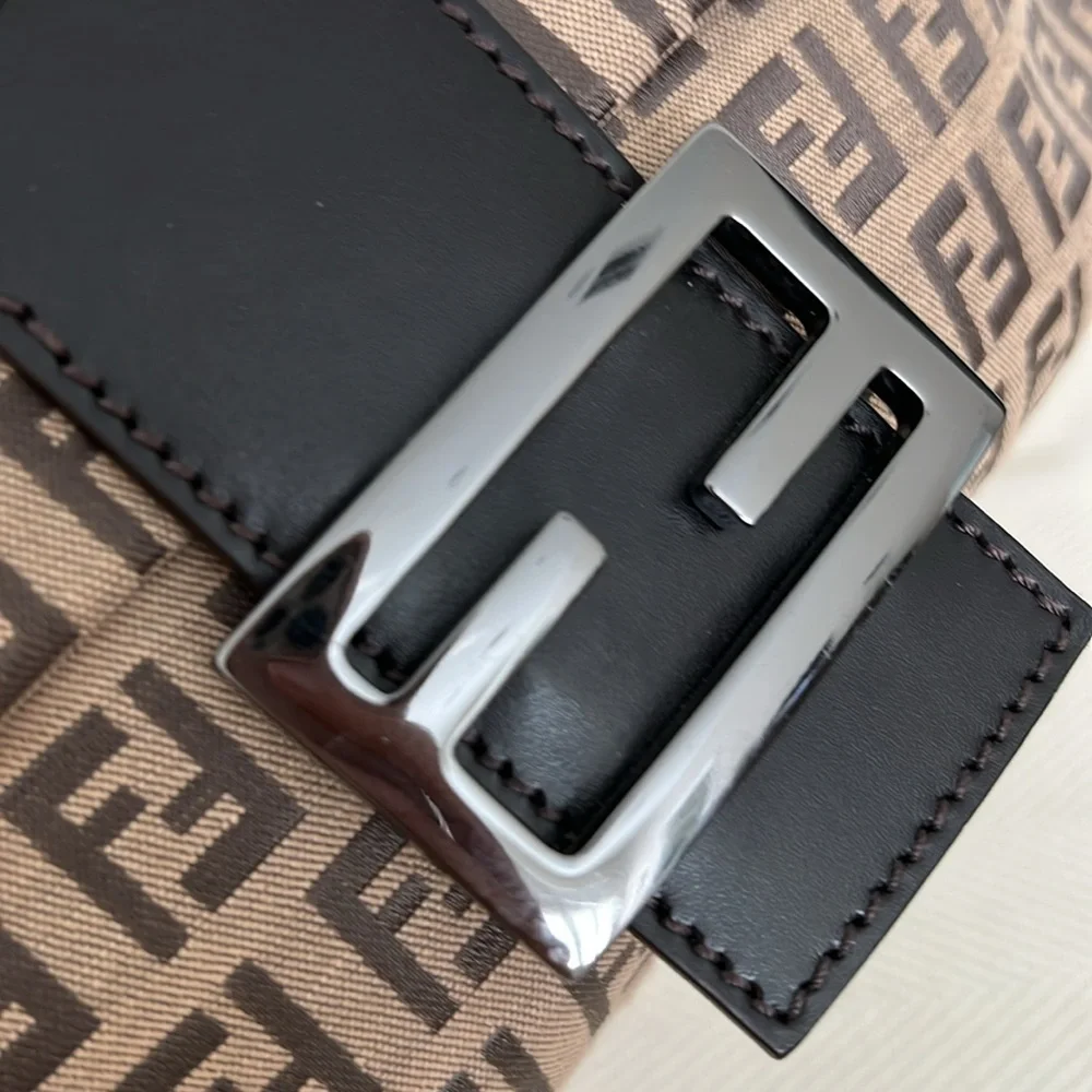 Fendi Brown & Black FF Logo Baguette Shoulder Bag - Picture 4 of 16